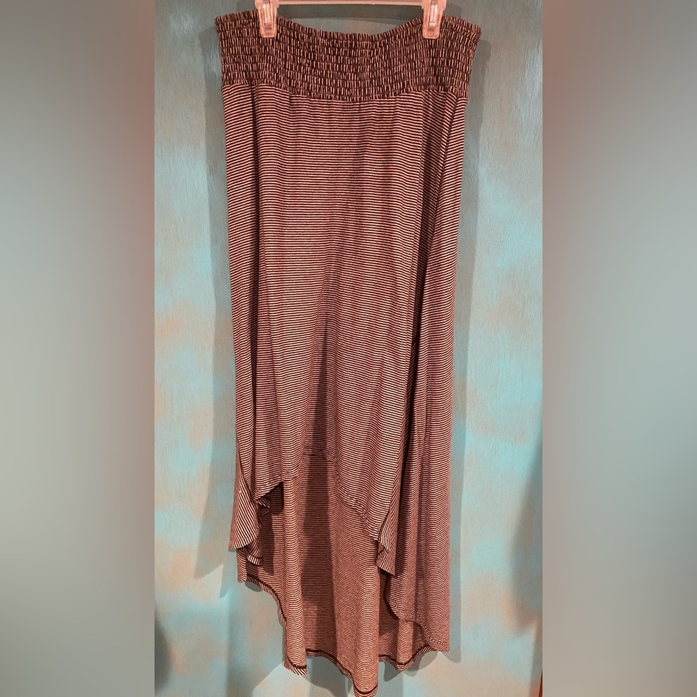 Hi low skirt, banded waist